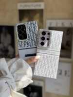 قاب White Christian Dior دور لنز نگین سامسونگ و شیائومی (کدC2076) - تصویر 4