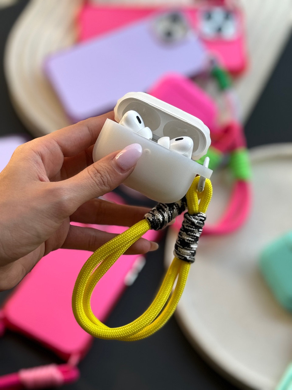 7fc1c1.jpeg کاور ایرپاد رنگی با بند طنابی (کدa0124) - تصویر 1