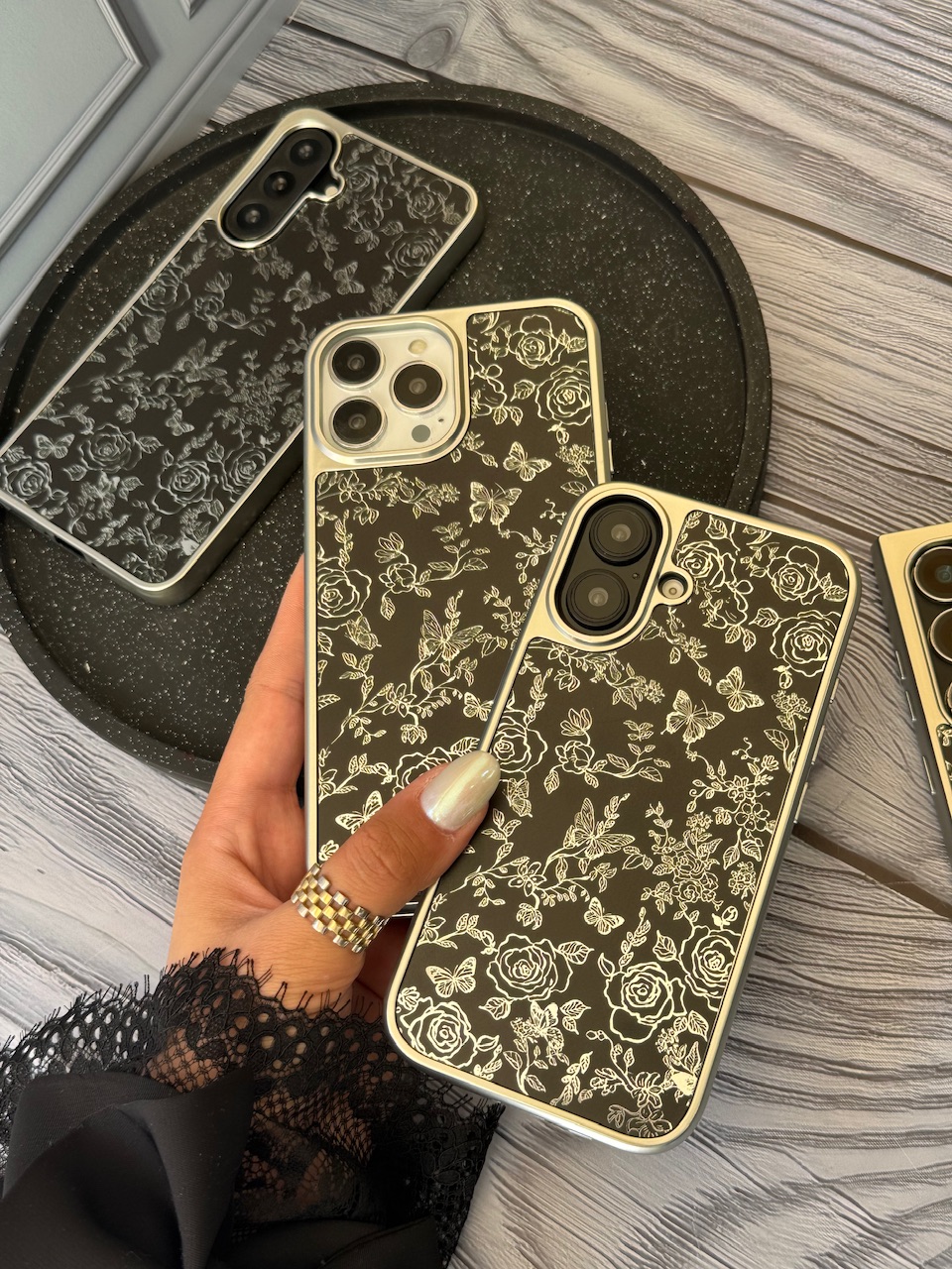 a1c6a2.jpeg قاب Dark Flowers آیفون (کدC2093) - تصویر 1