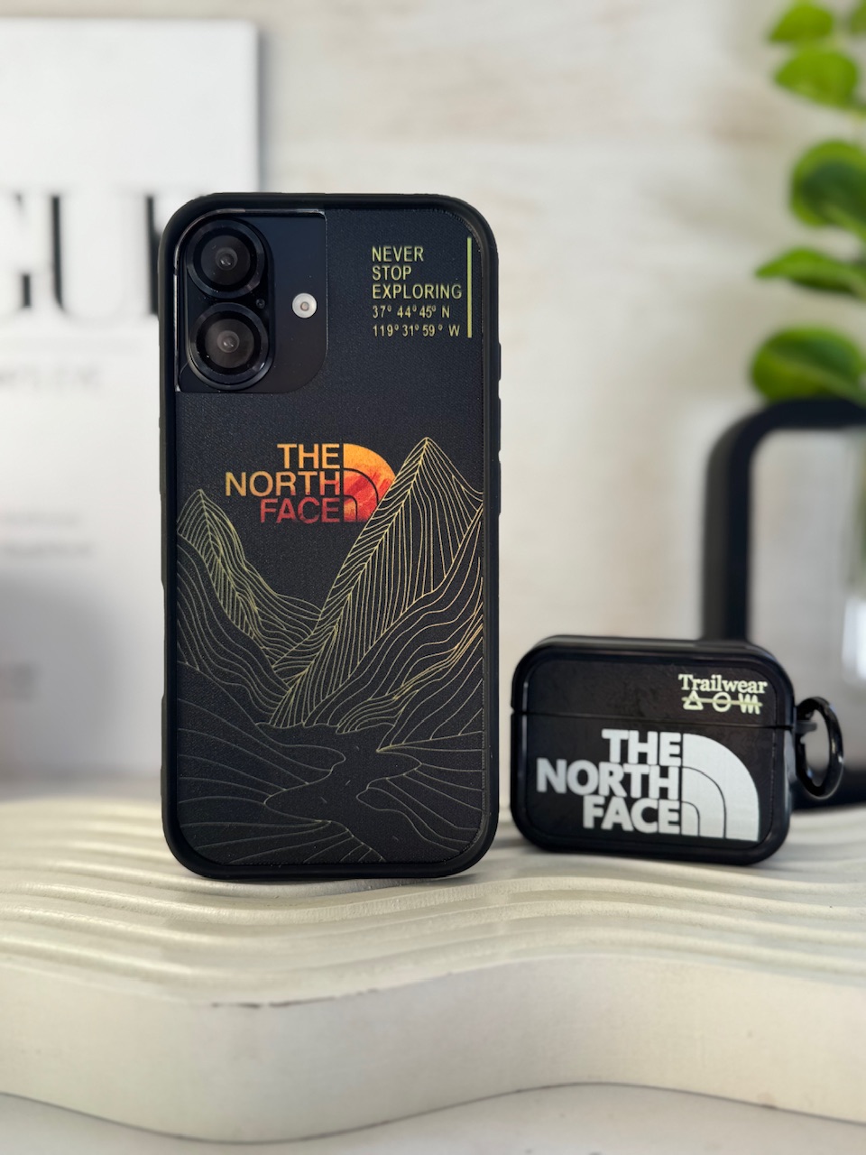 d1addb.jpeg قاب North Face گلدن ادیشن (کدC1964) - تصویر 1