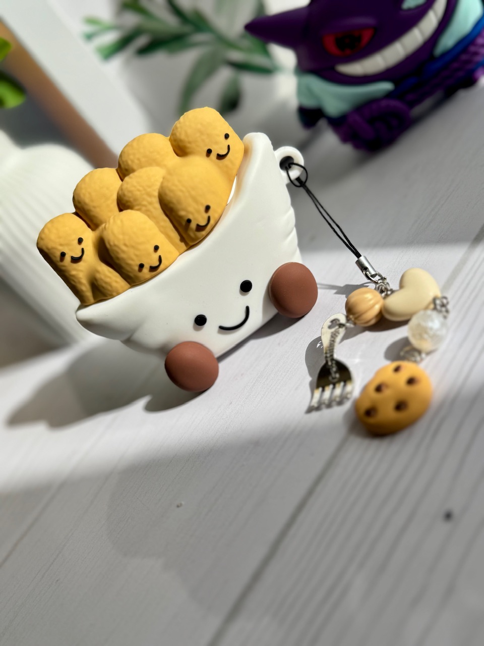 fe1bd7.jpeg کاور ایرپاد سیلیکونی سیب زمینی سرخ کرده با آویز (کدa0236) - تصویر 1